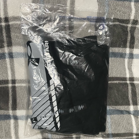 Men’s Under Armour Left Chest Stripe Short Sleeve Size Medium - Picture 6 of 7